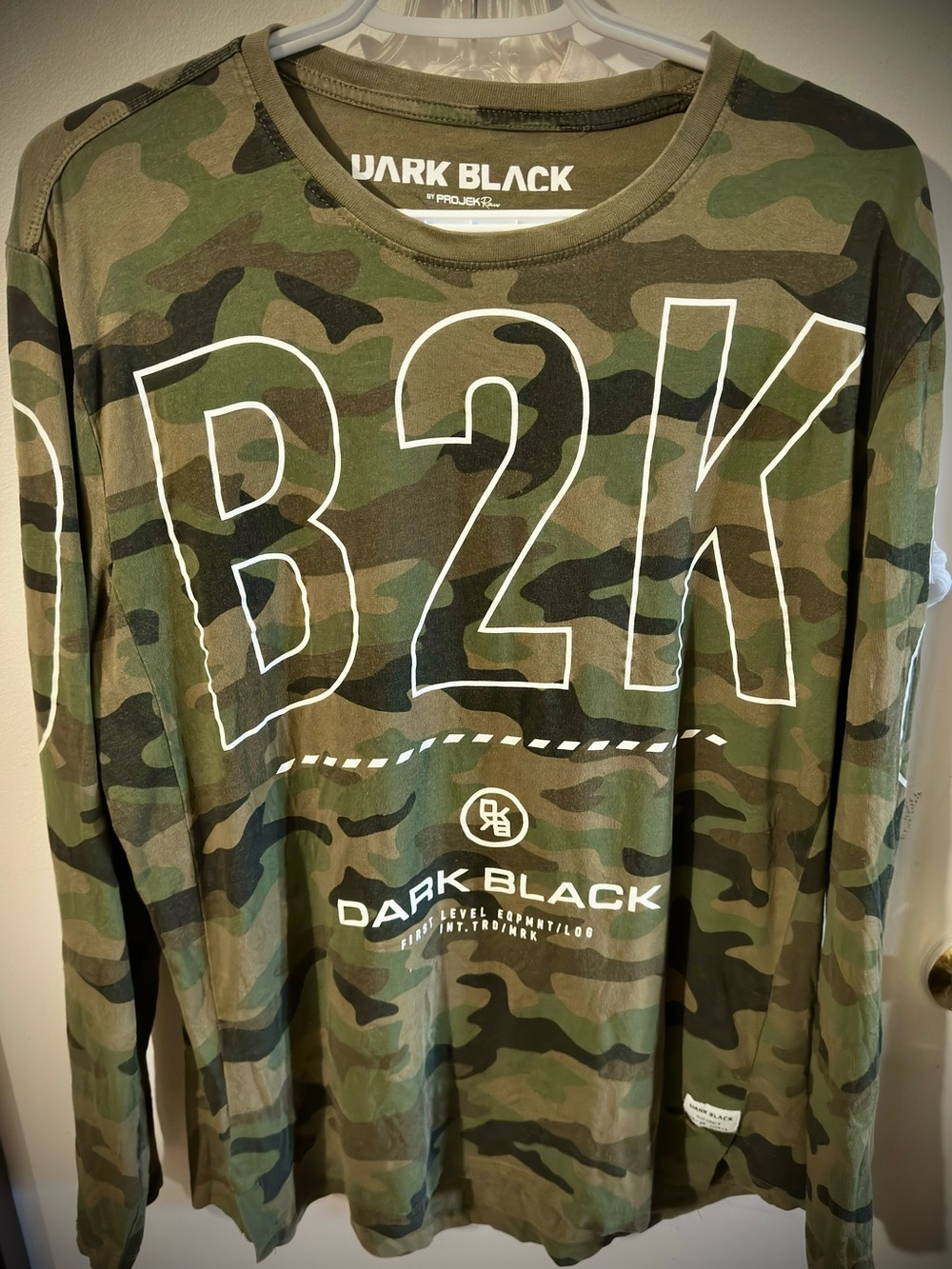Men’s Long-Sleeve Camo Graphic Tee - Green